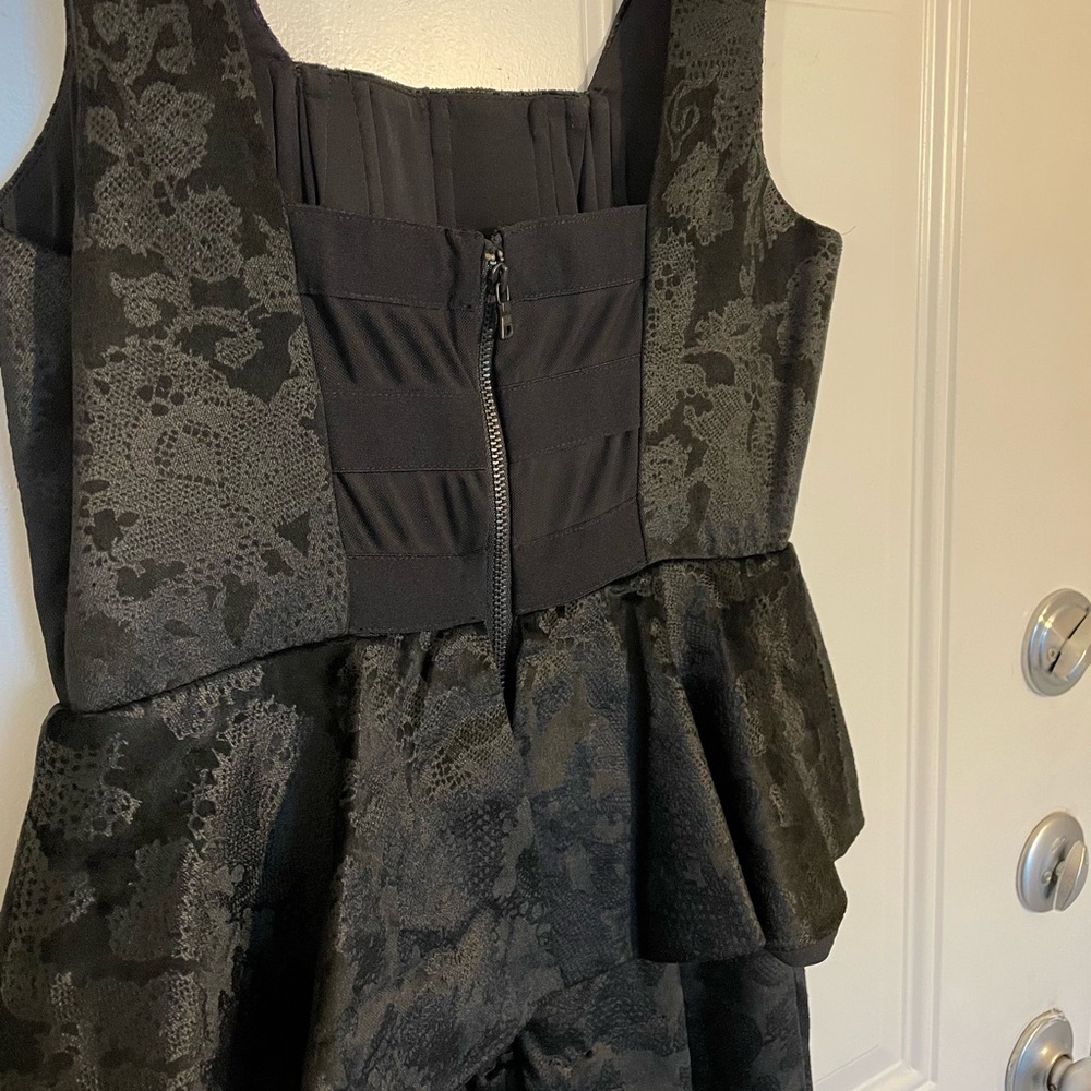 Alice + Olivia Black Velvet Corset Peplum Bodycon Sleeveless Midi Dress Size 4 - Picture 16 of 17